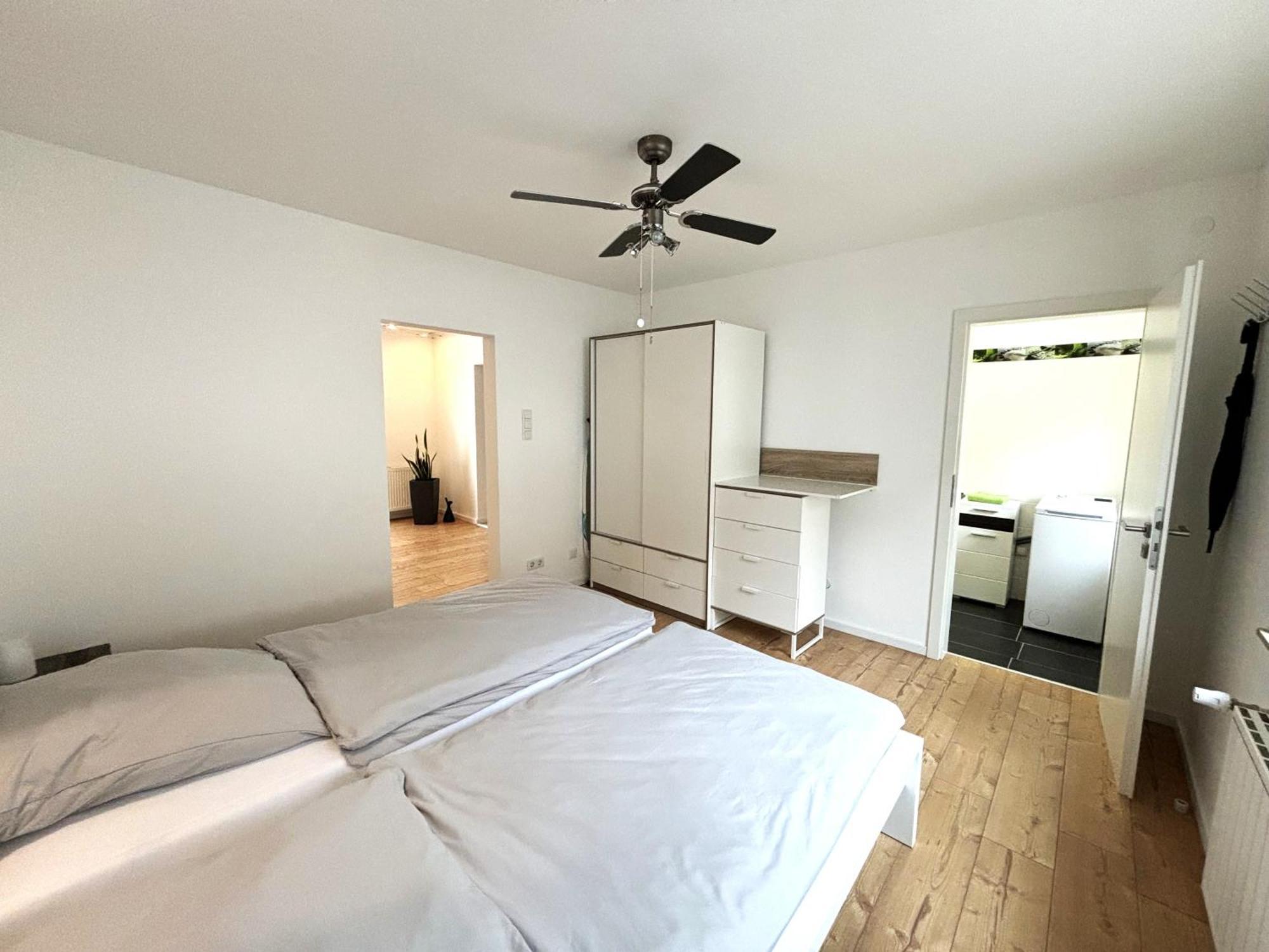 Hallgarten Rebe 11 Oestrich-Winkel Buitenkant foto